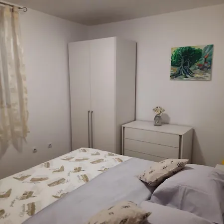 Apartment Gb